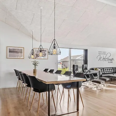 Semesterbostad Five-bedroom In *