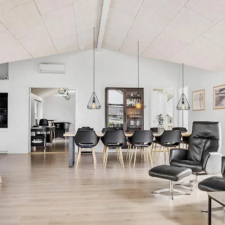 Сasa de vacaciones Five-bedroom In Haderslev