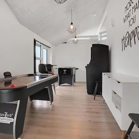 Five-bedroom In *