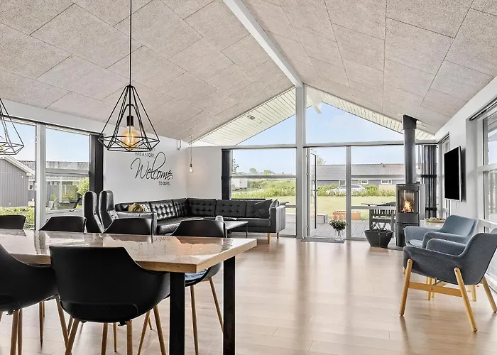 Five-bedroom In هادرسليف